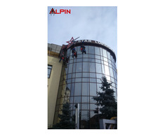 Spălare suprafețe vitrate cu alpiniști utilitari Cluj-Napoca
