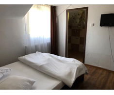 Inchiriez cabana in Poiana Marului caras severin - Imagine 3/4