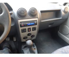 Vând un Logan - Imagine 7/8